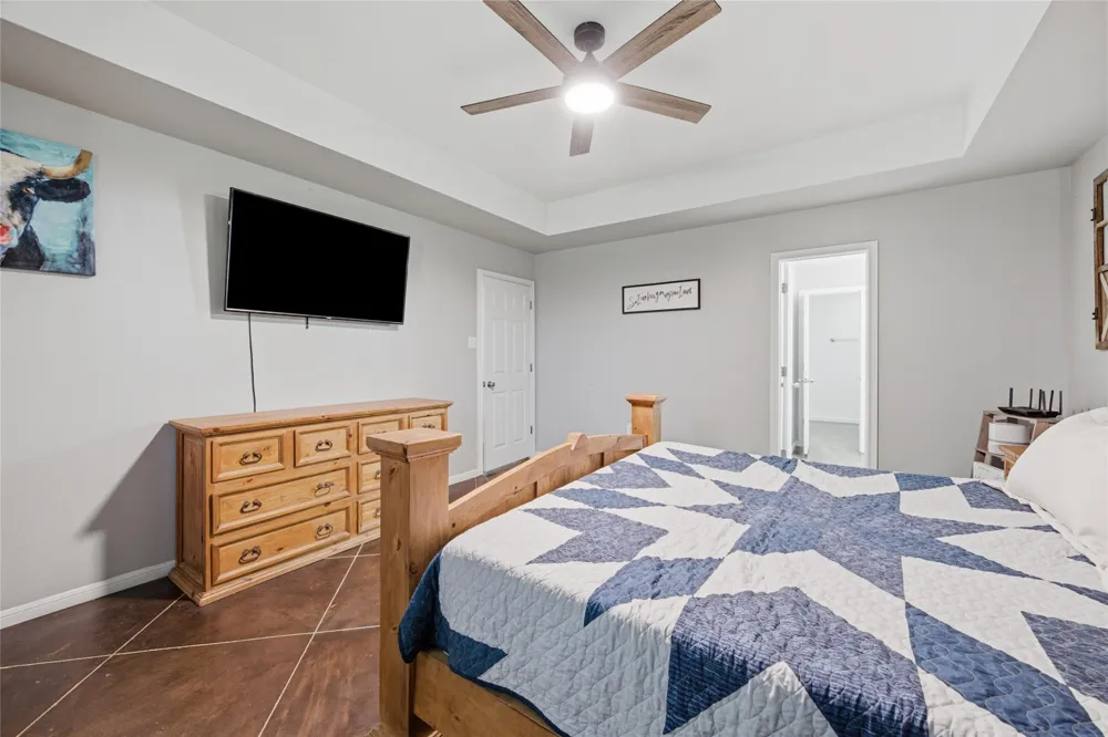 1727 LCR 124 Mount Calm, TX 76673