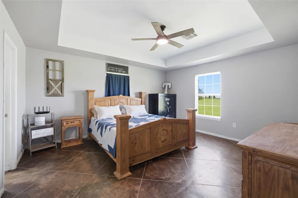 1727 LCR 124 Mount Calm, TX 76673