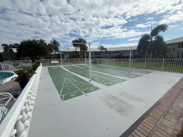 5520 Ocean Boulevard #111 Ocean Ridge, FL 33435