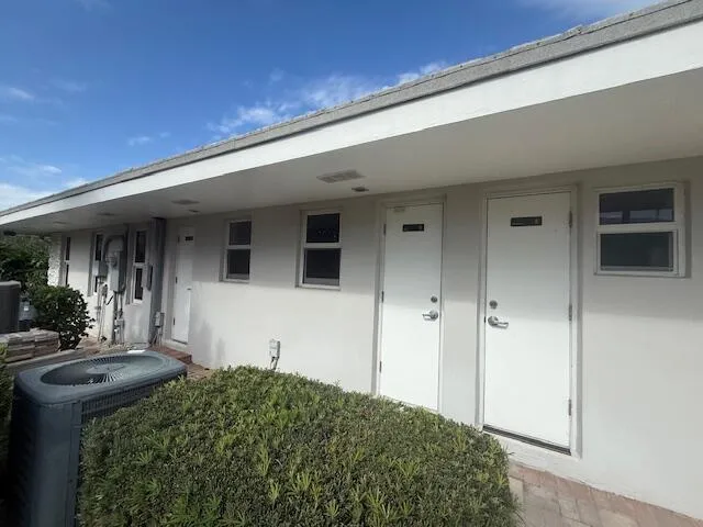 5520 Ocean Boulevard #111 Ocean Ridge, FL 33435