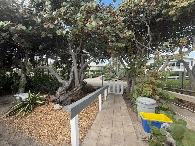 5520 Ocean Boulevard #111 Ocean Ridge, FL 33435