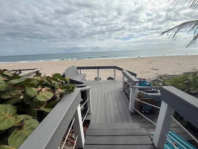 5520 Ocean Boulevard #111 Ocean Ridge, FL 33435