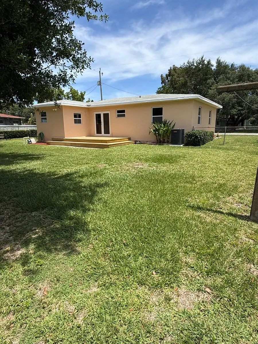 1417 Willow Road West Palm Beach, FL 33406
