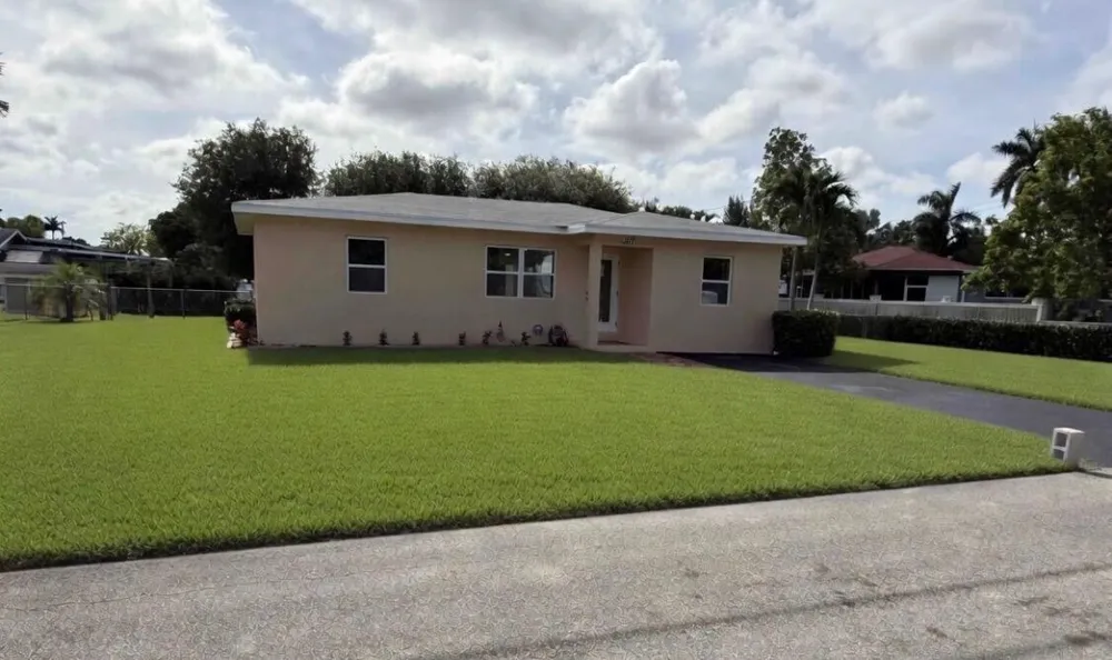 1417 Willow Road West Palm Beach, FL 33406