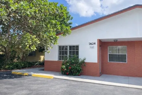 7624 SW 10th Street