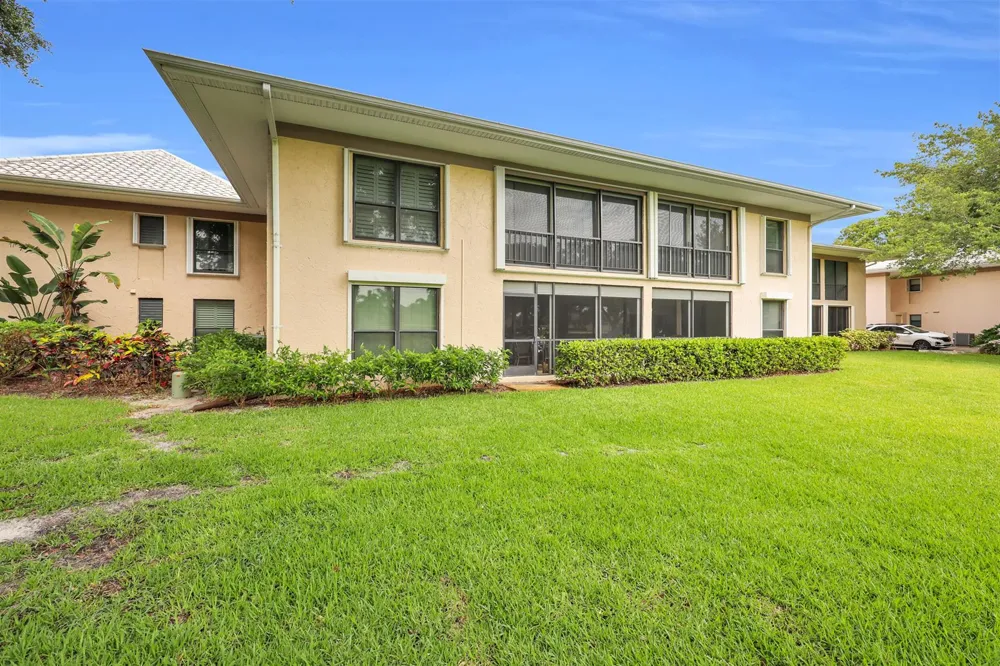 10 SE Turtle Creek Drive #Unit B Tequesta, FL 33469