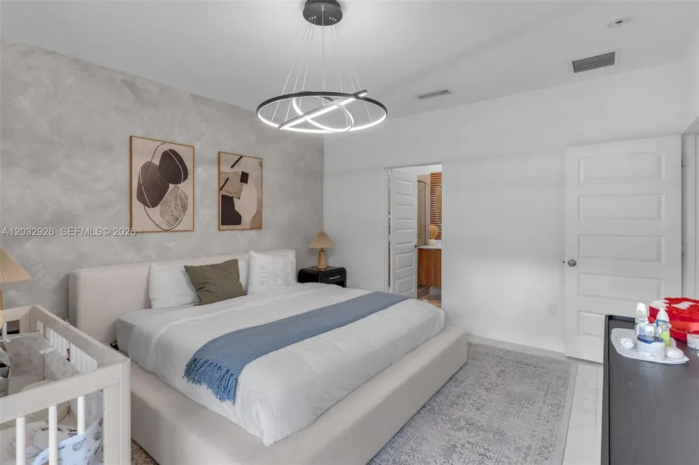 4963 NW 83rd Path #4963 Doral, FL 33166