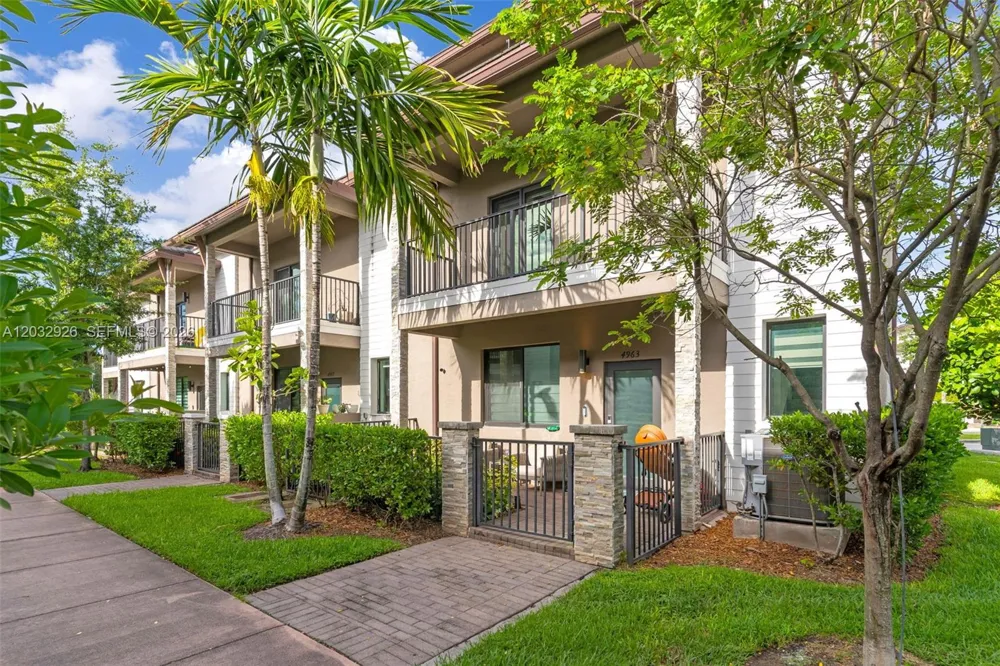 4963 NW 83rd Path #4963 Doral, FL 33166