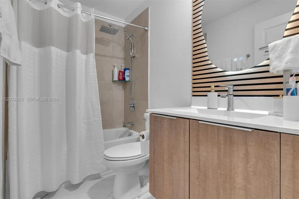 4963 NW 83rd Path #4963 Doral, FL 33166