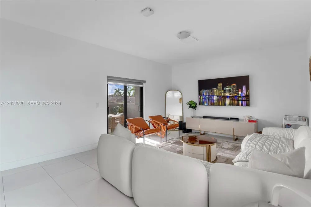 4963 NW 83rd Path #4963 Doral, FL 33166
