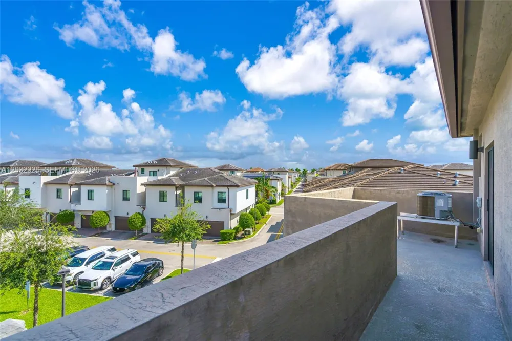 4963 NW 83rd Path #4963 Doral, FL 33166