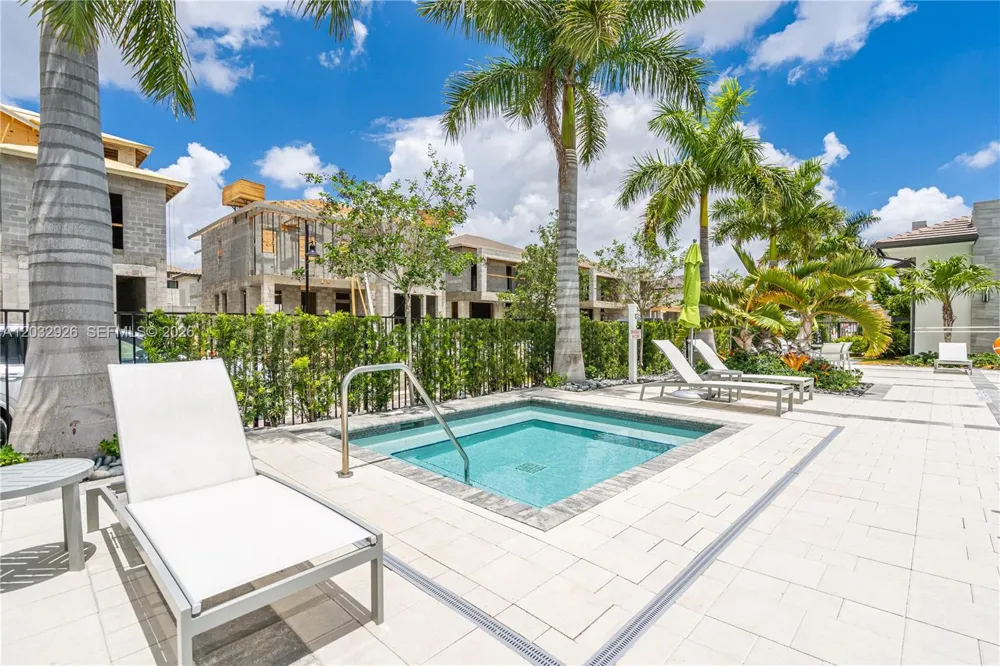 4963 NW 83rd Path #4963 Doral, FL 33166