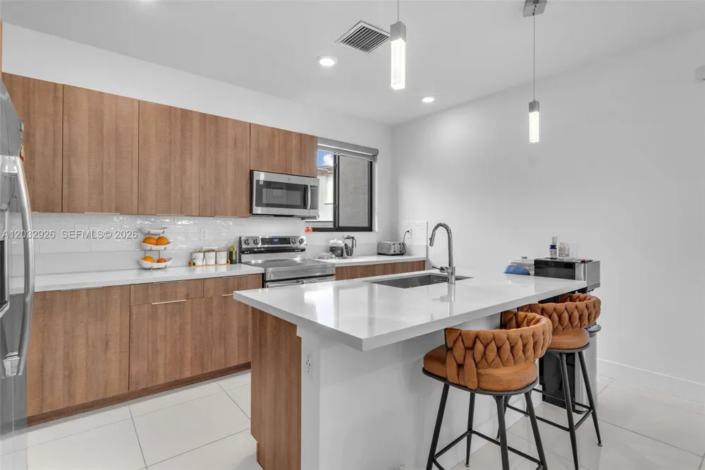 4963 NW 83rd Path #4963 Doral, FL 33166