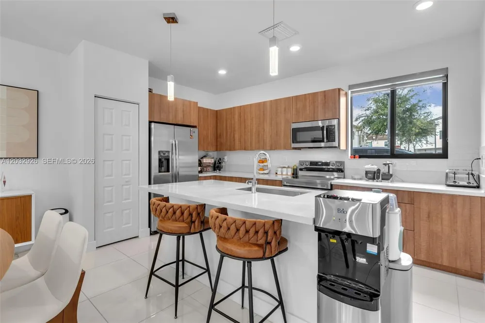4963 NW 83rd Path #4963 Doral, FL 33166