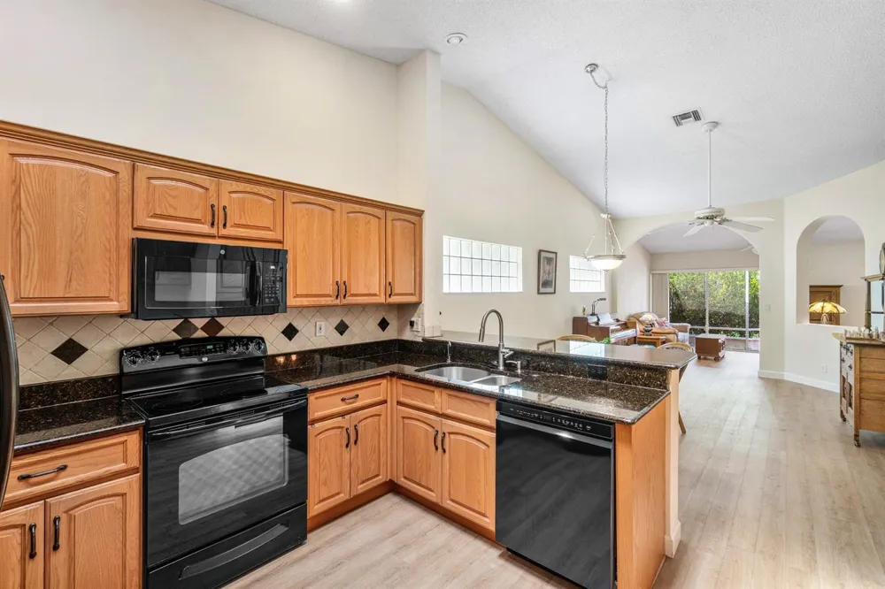 7851 Sailing Shores Terrace Boynton Beach, FL 33437