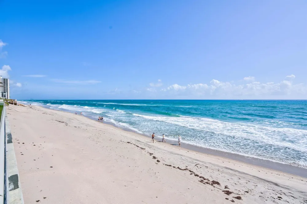 5200 Ocean Drive #1004 Singer Island, FL 33404