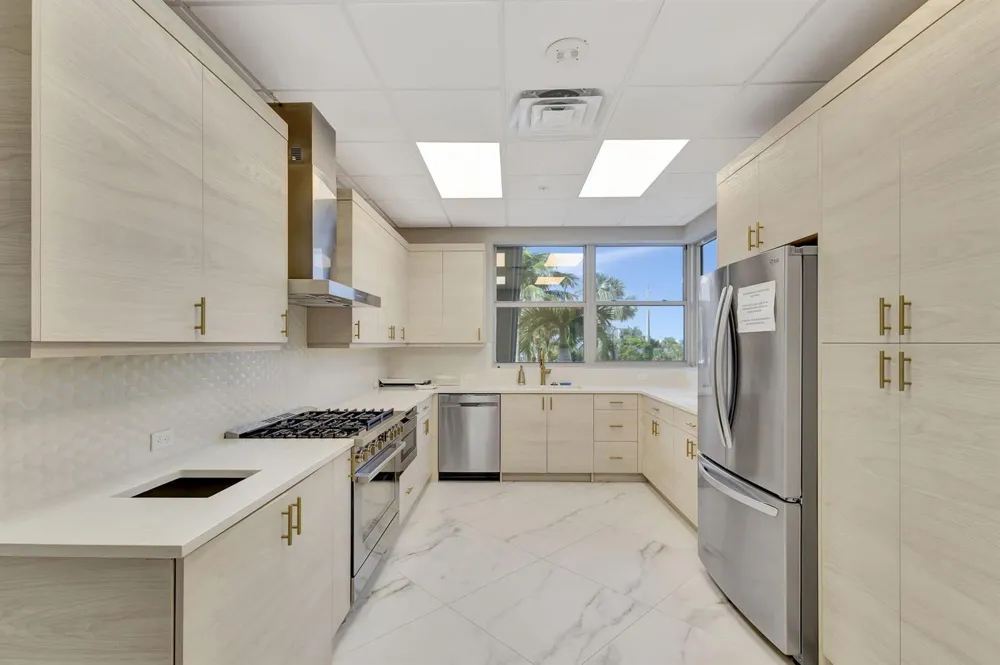 5200 Ocean Drive #1004 Singer Island, FL 33404