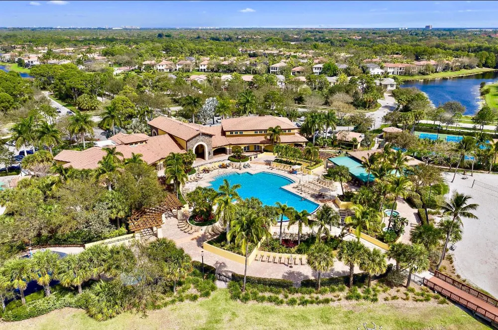113 Evergrene Parkway #3-A Palm Beach Gardens, FL 33410