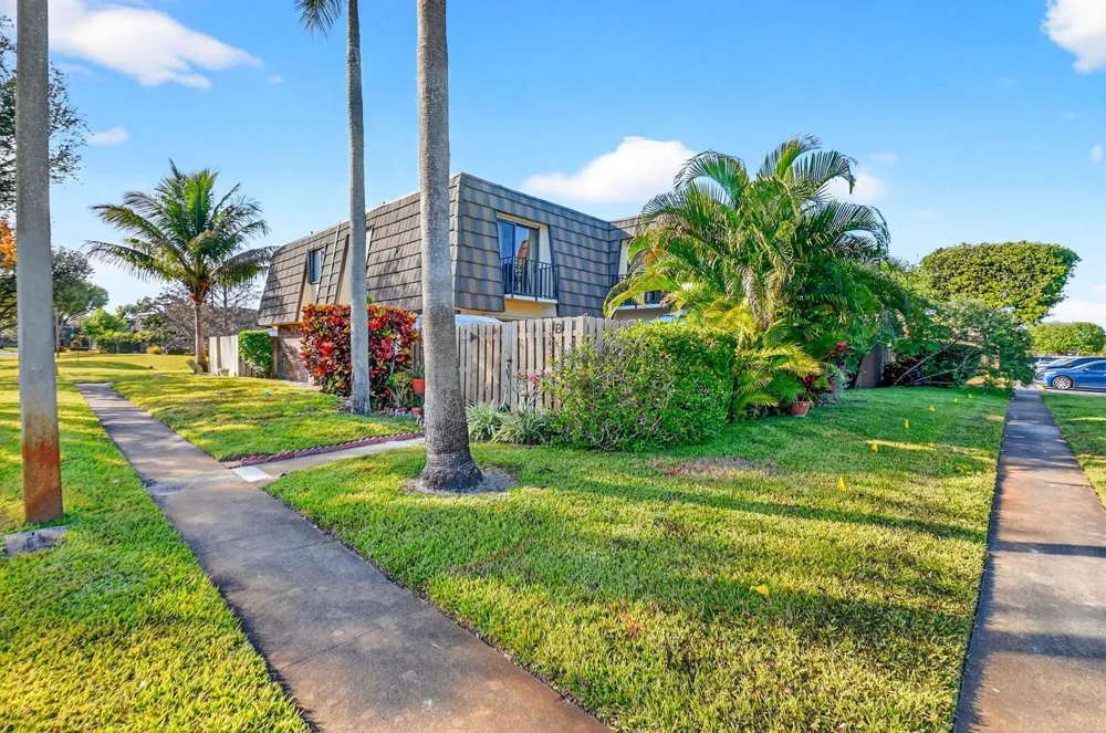 1545 W Forest Lakes Circle W #B West Palm Beach, FL 33406