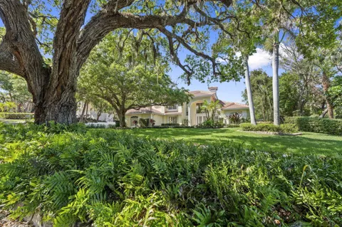 4 Castle Hill Way