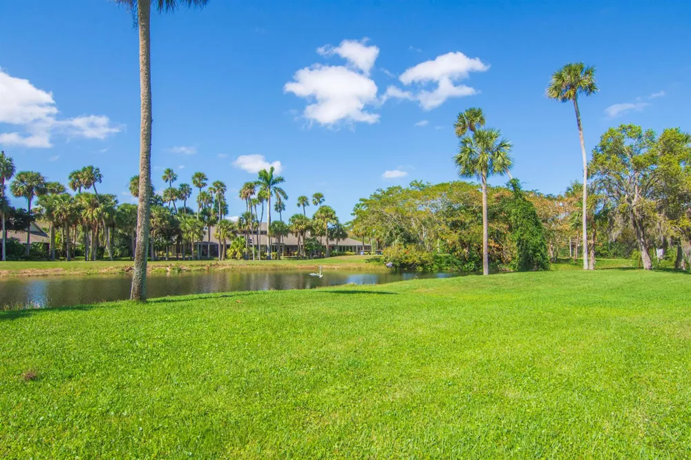 66 Woodland Drive #204 Vero Beach, FL 32962