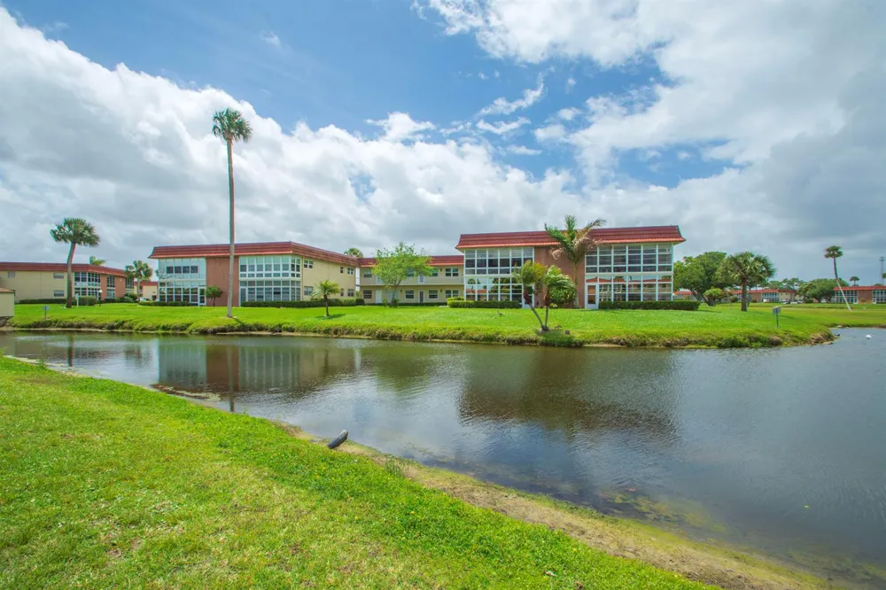 66 Woodland Drive #204 Vero Beach, FL 32962