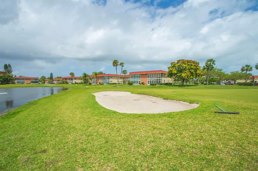 66 Woodland Drive #204 Vero Beach, FL 32962