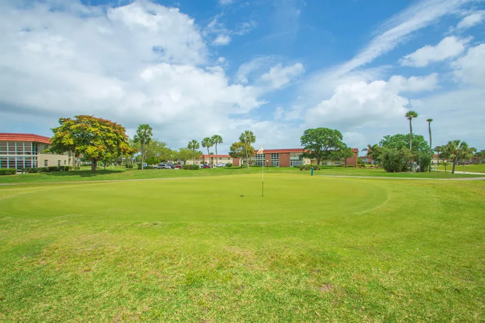 66 Woodland Drive #204 Vero Beach, FL 32962