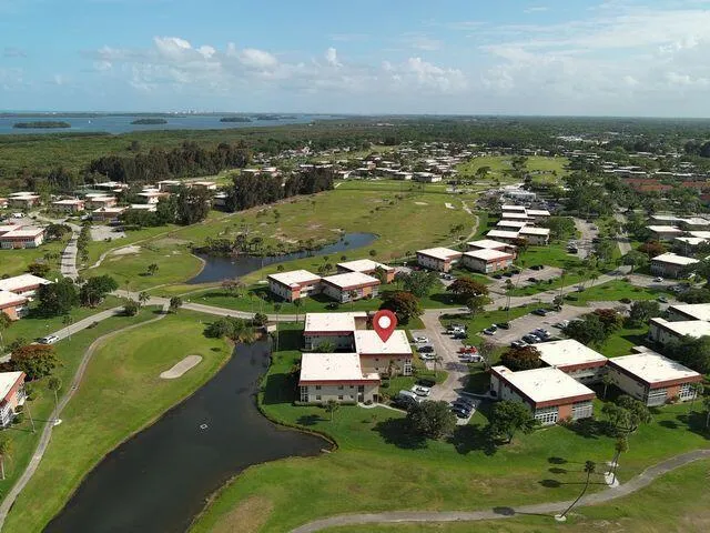66 Woodland Drive #204 Vero Beach, FL 32962