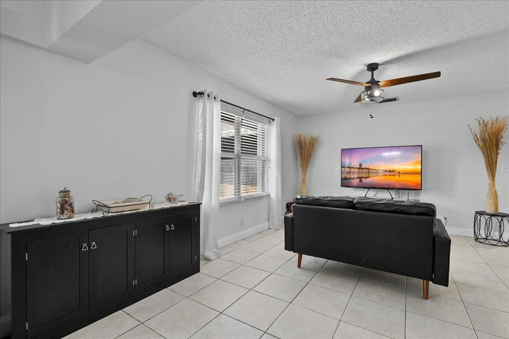 14537 77th Place Loxahatchee, FL 33470