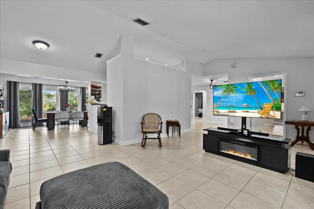 14537 77th Place Loxahatchee, FL 33470