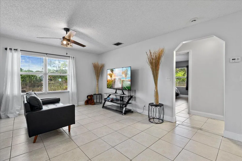 14537 77th Place Loxahatchee, FL 33470