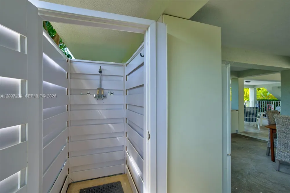 181 12th St Key Colony, FL 33051
