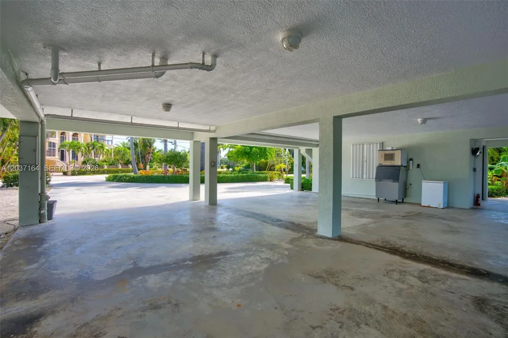 181 12th St Key Colony, FL 33051