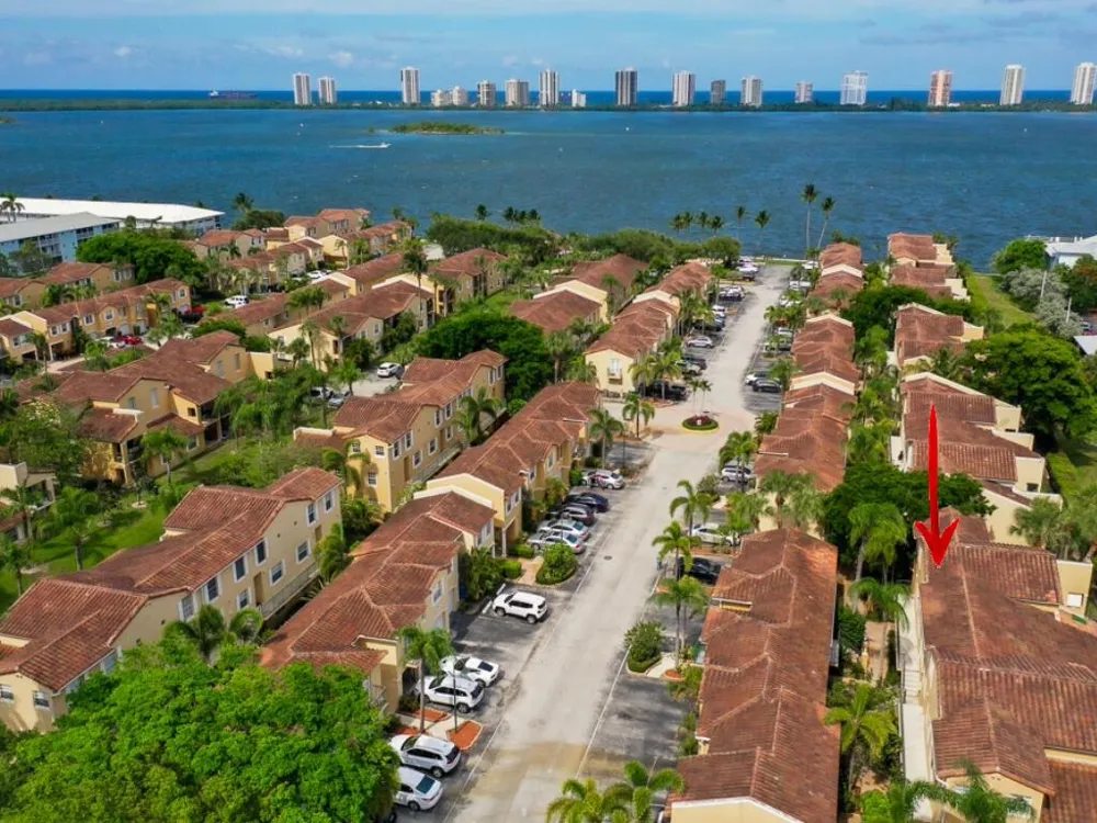 1020 Lake Shore Drive #202 Lake Park, FL 33403