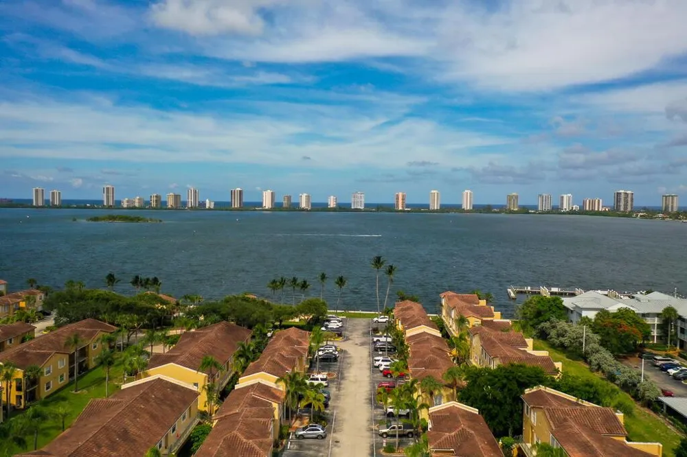 1020 Lake Shore Drive #202 Lake Park, FL 33403