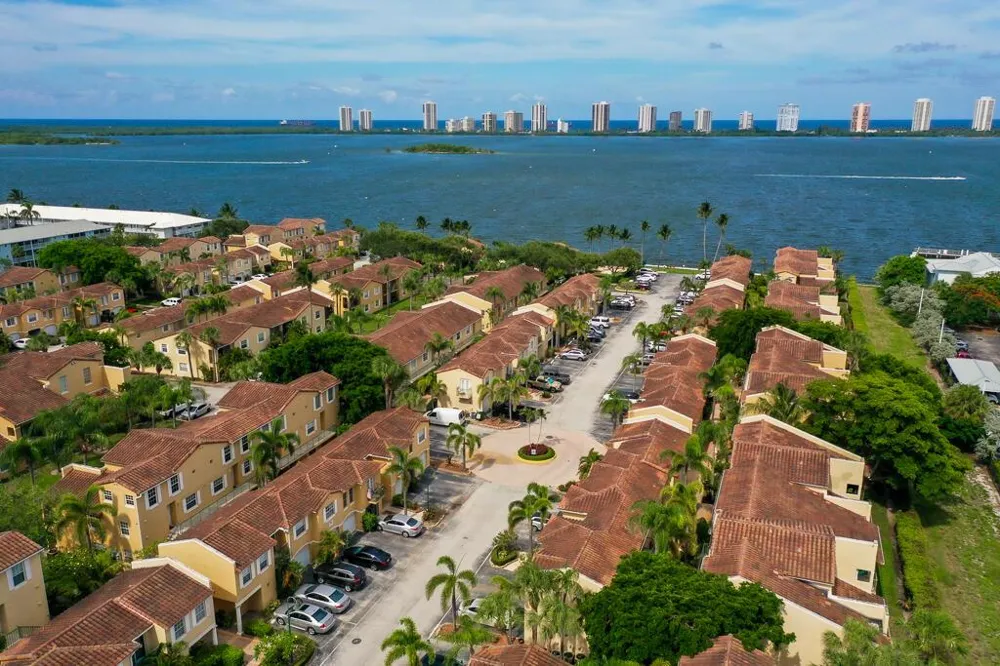 1020 Lake Shore Drive #202 Lake Park, FL 33403