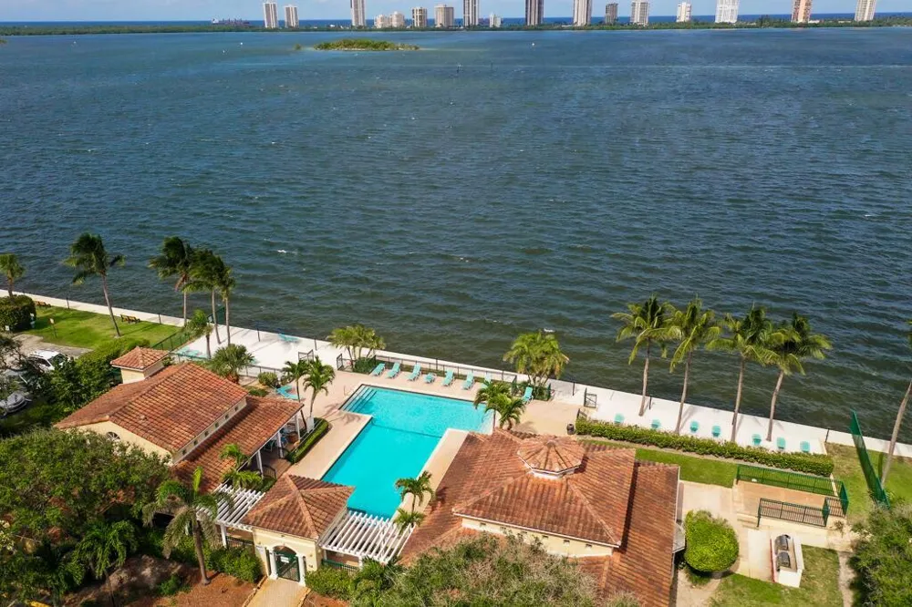 1020 Lake Shore Drive #202 Lake Park, FL 33403