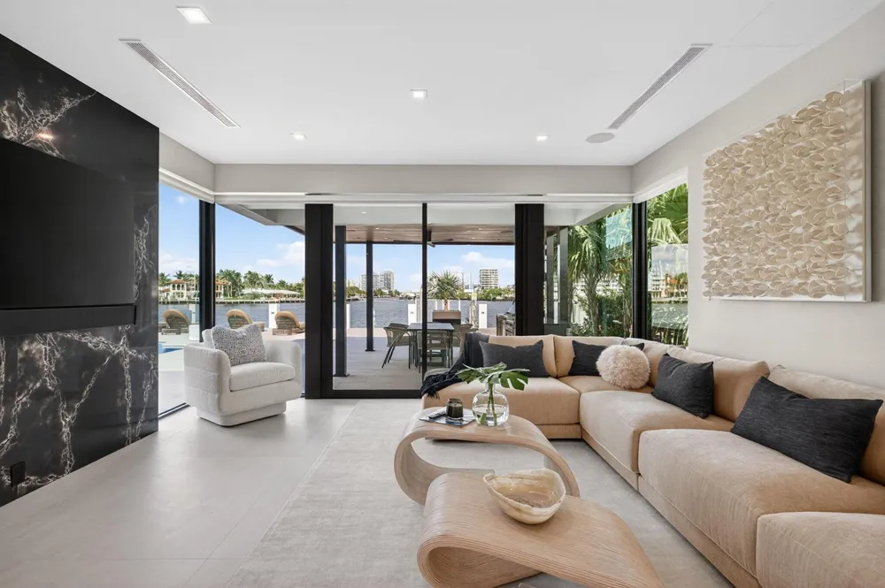 2533 Aqua Vista Boulevard Fort Lauderdale, FL 33301