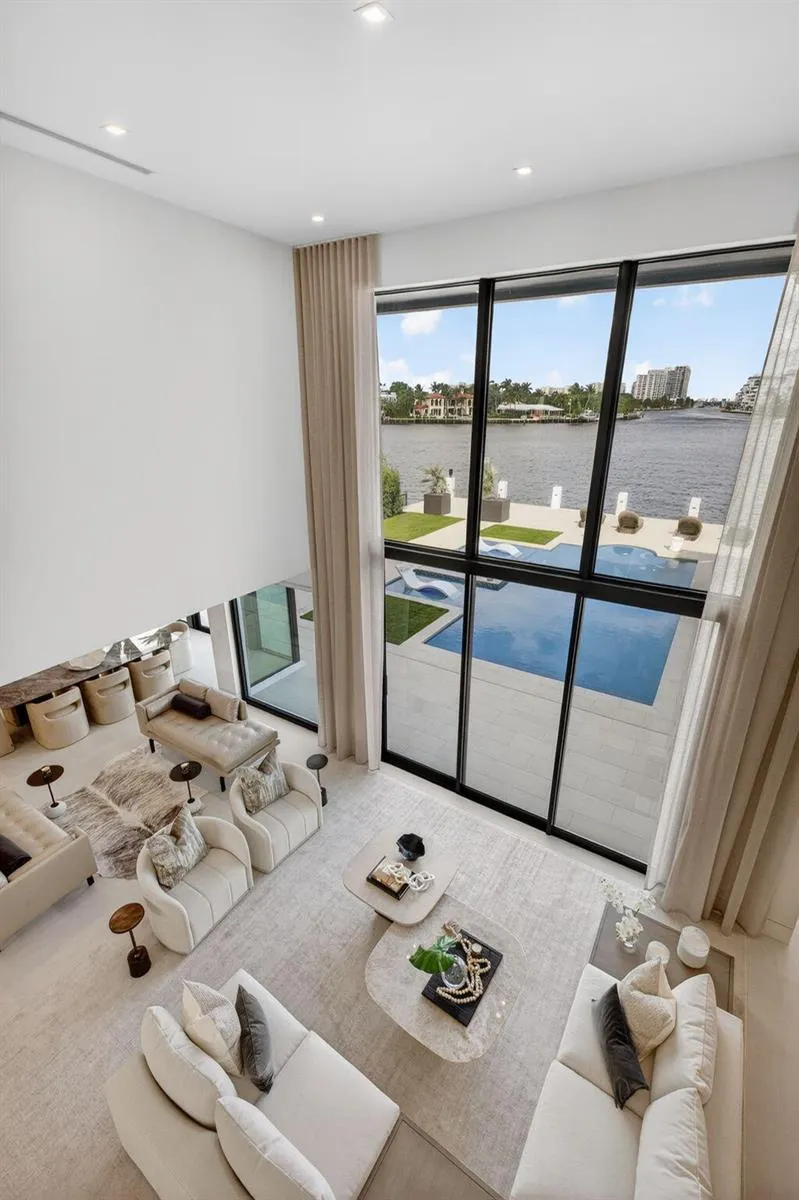 2533 Aqua Vista Boulevard Fort Lauderdale, FL 33301