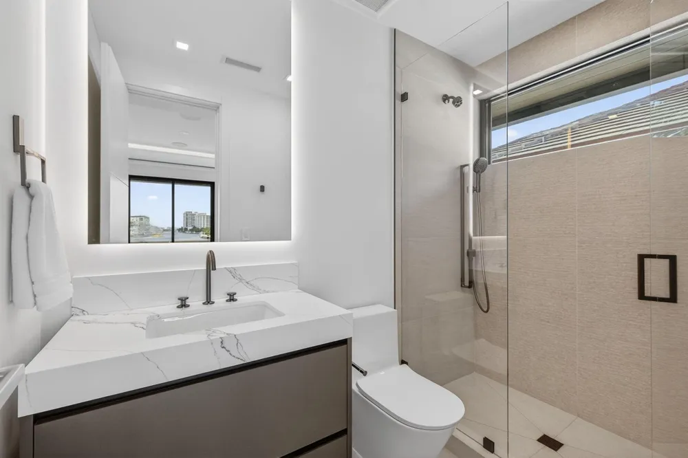 2533 Aqua Vista Boulevard Fort Lauderdale, FL 33301