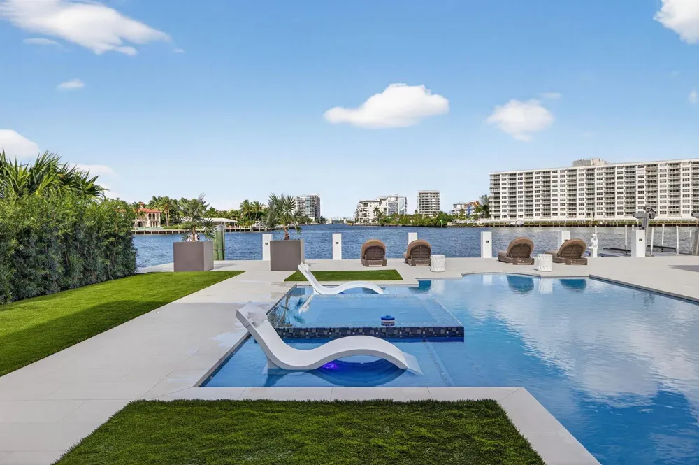 2533 Aqua Vista Boulevard Fort Lauderdale, FL 33301
