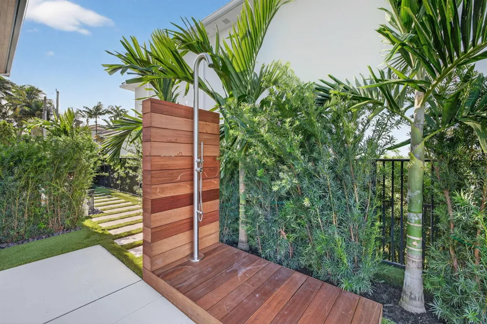 2533 Aqua Vista Boulevard Fort Lauderdale, FL 33301