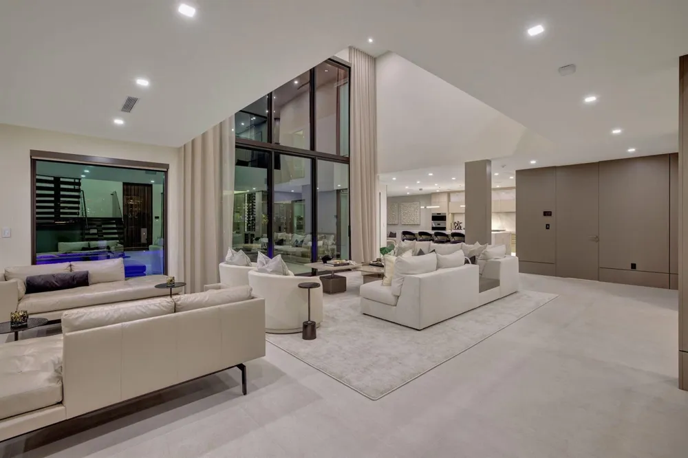 2533 Aqua Vista Boulevard Fort Lauderdale, FL 33301