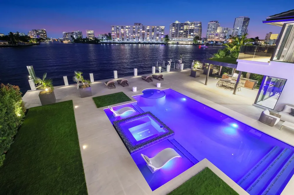 2533 Aqua Vista Boulevard Fort Lauderdale, FL 33301