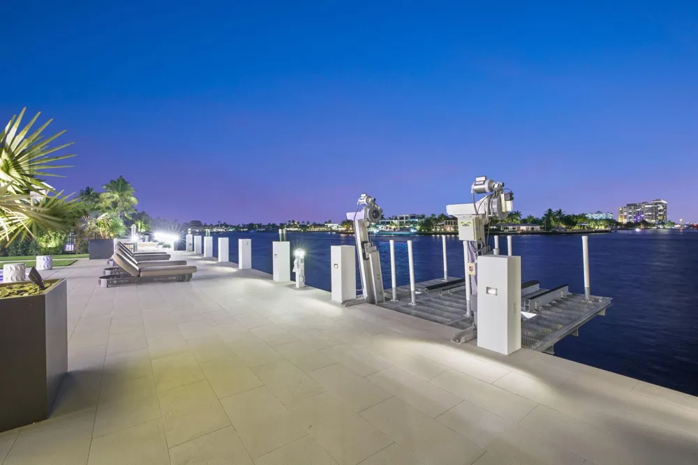 2533 Aqua Vista Boulevard Fort Lauderdale, FL 33301