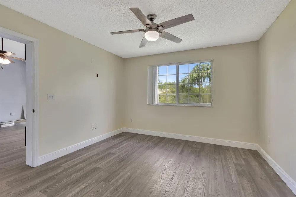 600 Crestwood Ct Court #609 Royal Palm Beach, FL 33411
