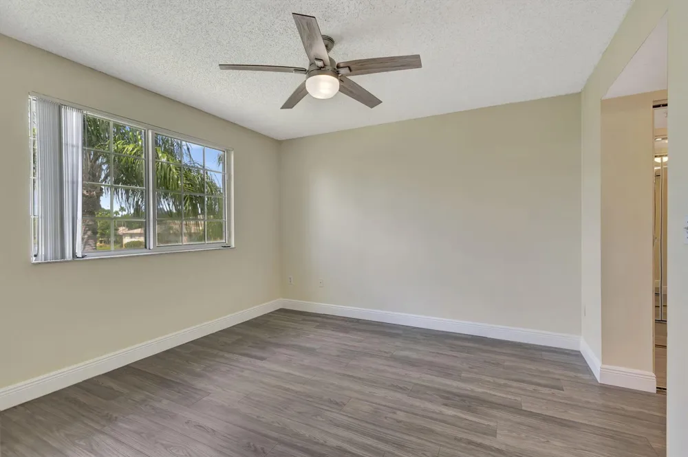 600 Crestwood Ct Court #609 Royal Palm Beach, FL 33411