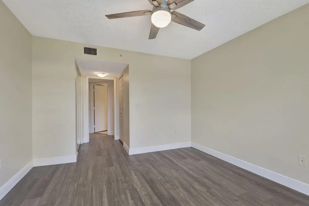 600 Crestwood Ct Court #609 Royal Palm Beach, FL 33411