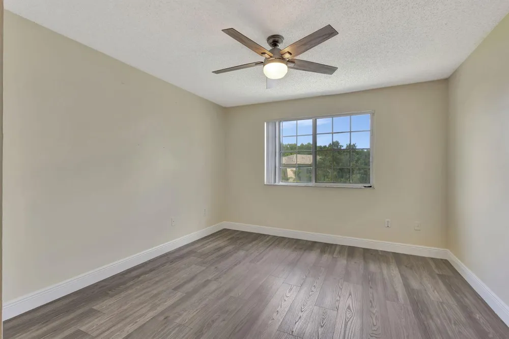 600 Crestwood Ct Court #609 Royal Palm Beach, FL 33411